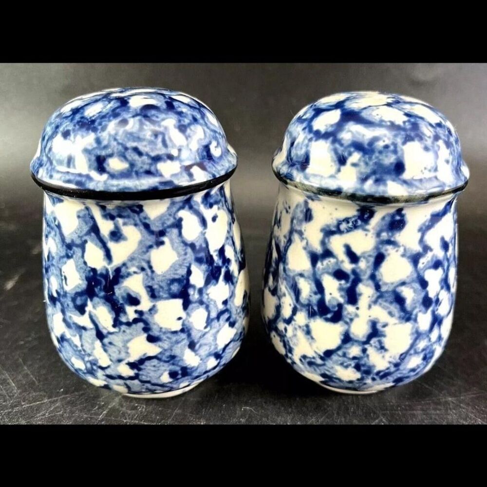 Vintage Tienshan Folk Craft Wolf Pattern Blue Sponge Painted Salt & Pepper EUC‎